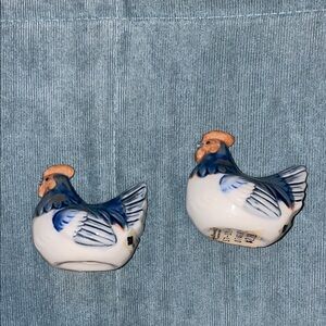 Otagiri Set of Two Ceramic Hen Chicken Figurines Blue and White